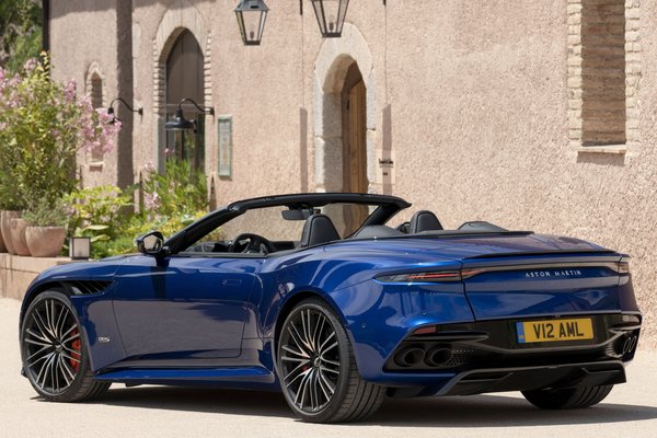 2020 Aston Martin DBS Superleggera Volante
