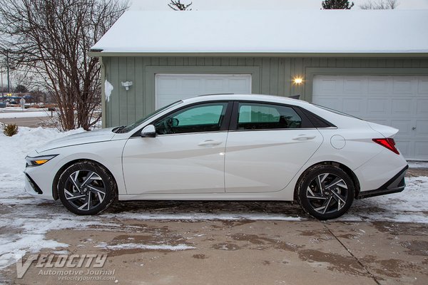 2025 Hyundai Elantra Hybrid sedan