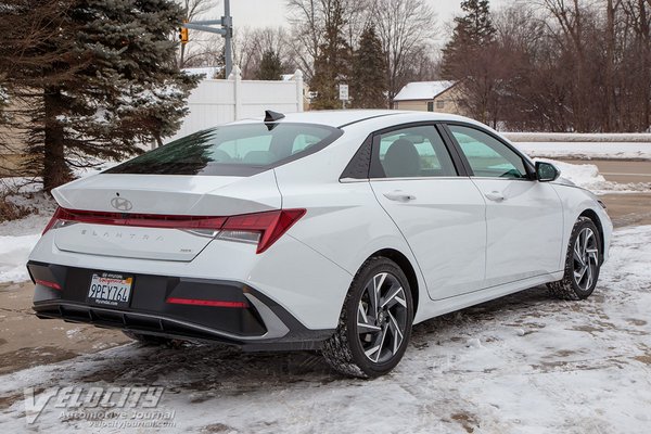 2025 Hyundai Elantra Hybrid sedan