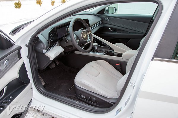 2025 Hyundai Elantra Hybrid sedan Interior