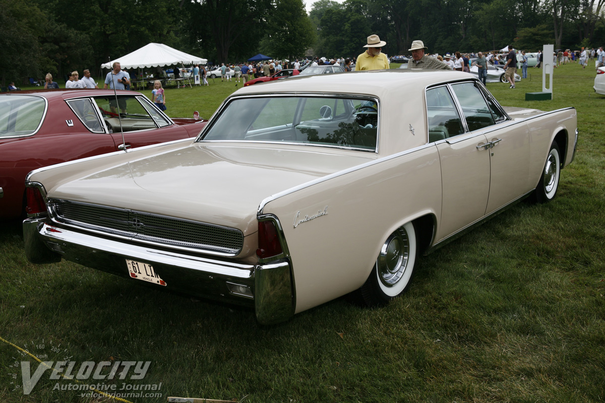 1961 Lincoln Continental front quarter view