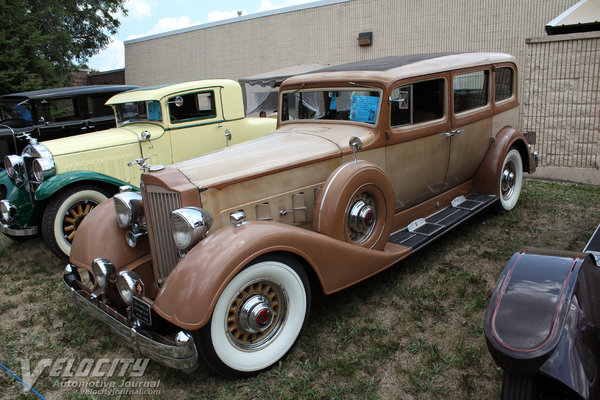 1934 Packard Twelve 1108 7p Sedan