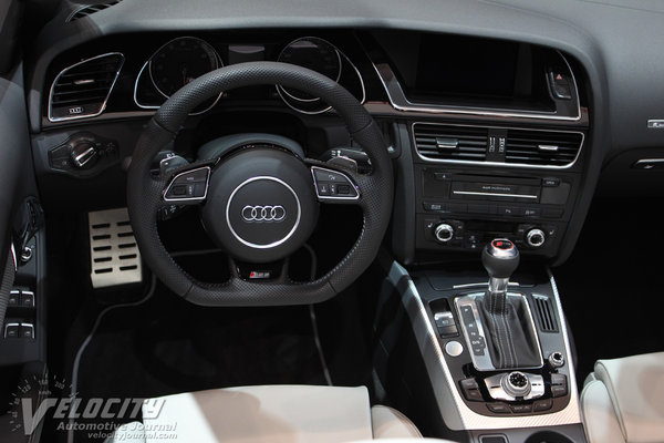 2013 Audi RS5 Cabriolet Instrumentation