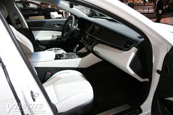 2015 Kia K900 Interior