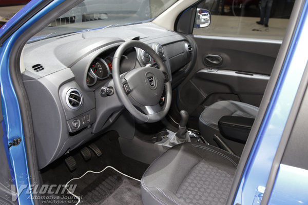 2015 Dacia Lodgy Stepway Interior