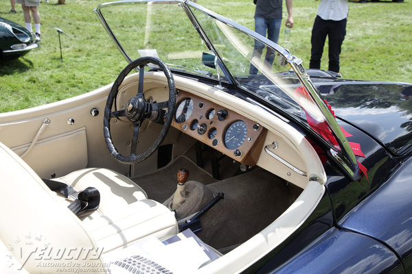 1955 Jaguar XK-140 roadster Interior