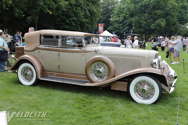 1933 Auburn 12-165 Phaeton Sedan