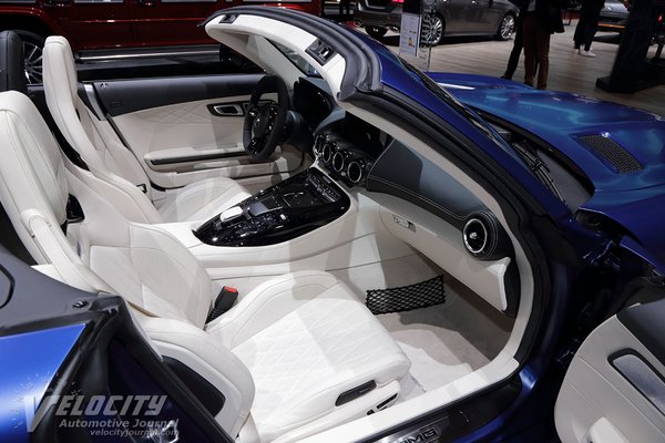 2020 Mercedes-Benz AMG GT R Roadster Interior