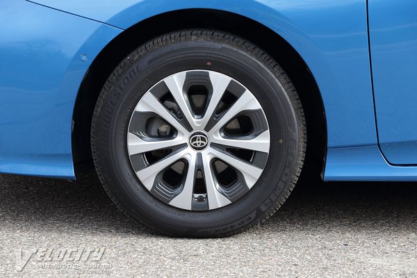 2020 Toyota Prius XLE AWDe Wheel