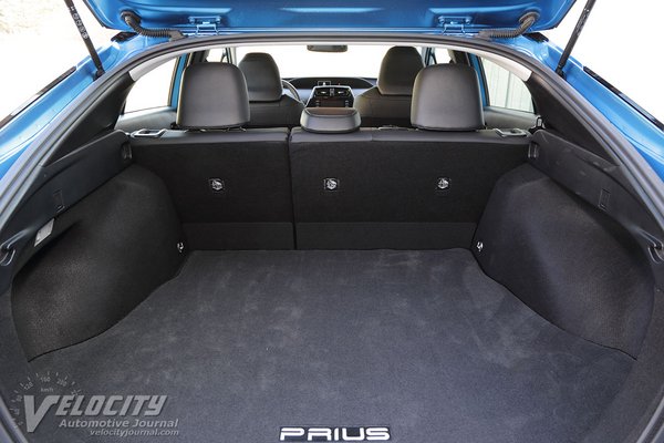 2020 Toyota Prius XLE AWDe