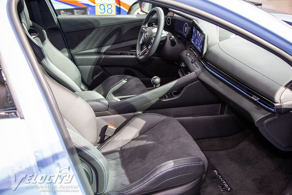2022 Hyundai Elantra sedan Interior