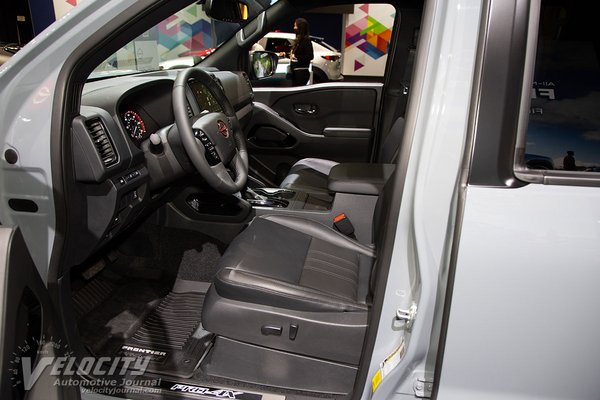 2022 Nissan Frontier Crew Cab Interior