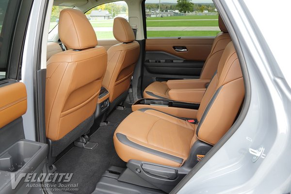 2022 Nissan Pathfinder Platinum Interior