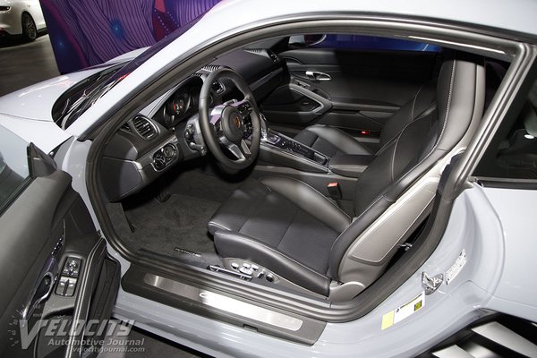 2023 Porsche 718 Cayman Style Edition Interior