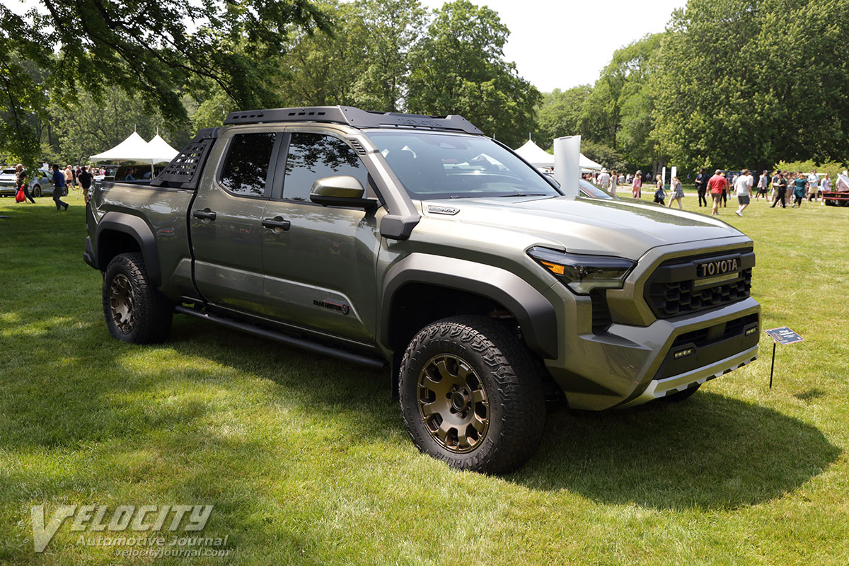 2024 Toyota Double Cab pictures