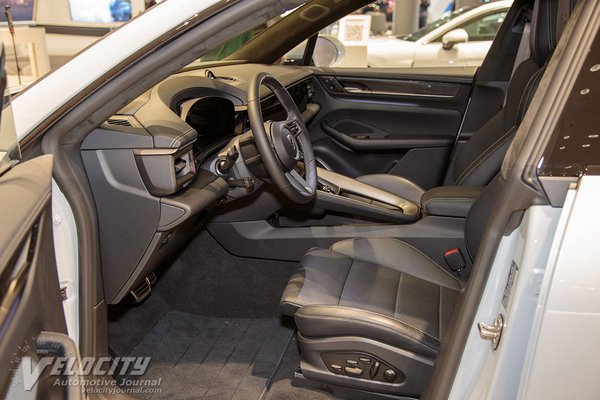 2024 Porsche Macan Electric Interior