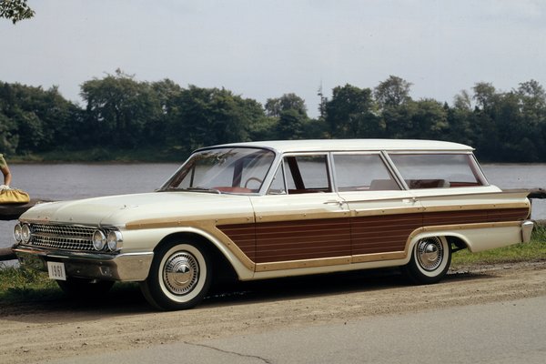 1961 Ford Country Squire 4d Station Wagon