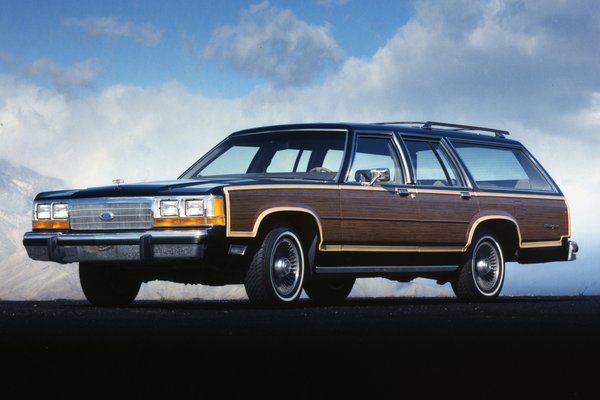 1988 Ford LTD Crown Victoria wagon