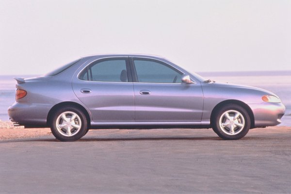 1996 Hyundai Elantra sedan