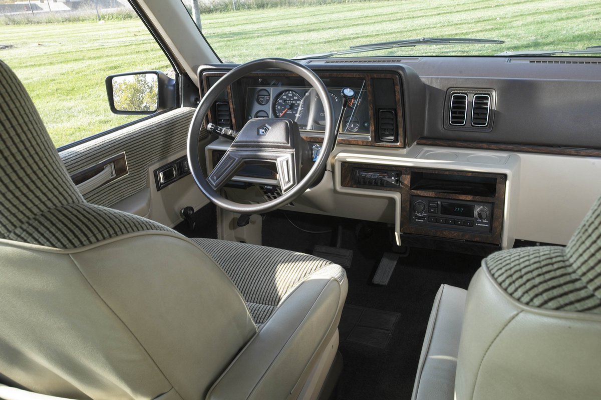 plymouth voyager inside