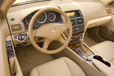 2008 Mercedes-Benz C-Class Instrumentation