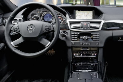 2010 Mercedes-Benz E-Class Instrumentation