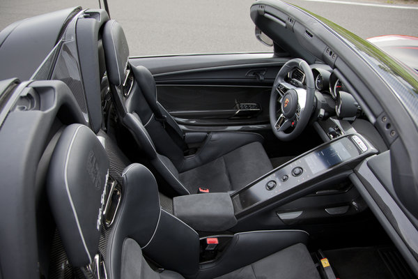 2014 Porsche 918 Spyder Interior