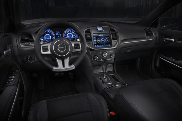 2013 Chrysler 300 Interior