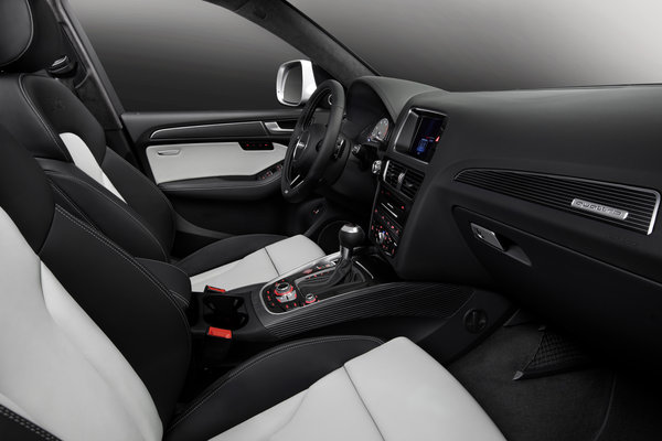2014 Audi SQ5 Interior