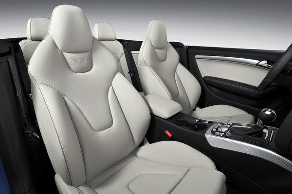2013 Audi RS 5 Cabriolet Interior