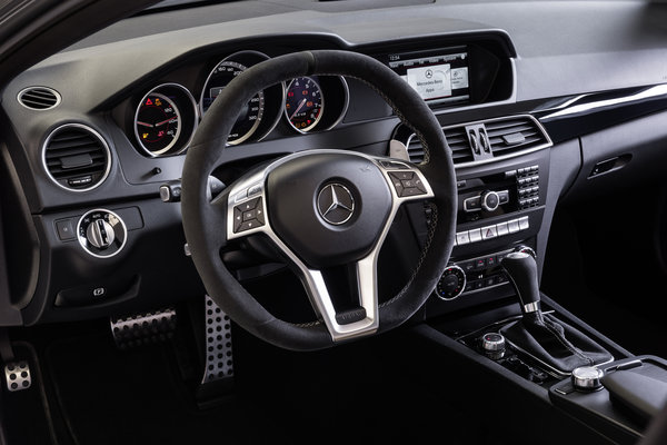2014 Mercedes-Benz C-Class C63 AMG Edition 507 coupe Instrumentation
