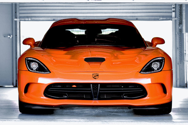 2014 SRT Viper TA Orange limited edition