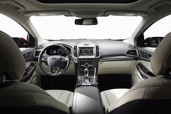 2015 Ford Edge Interior