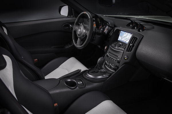 2015 Nissan 370Z NISMO Roadster Interior