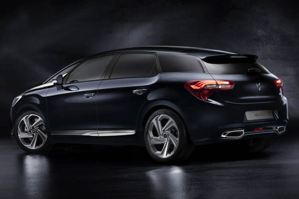 2015 DS DS5