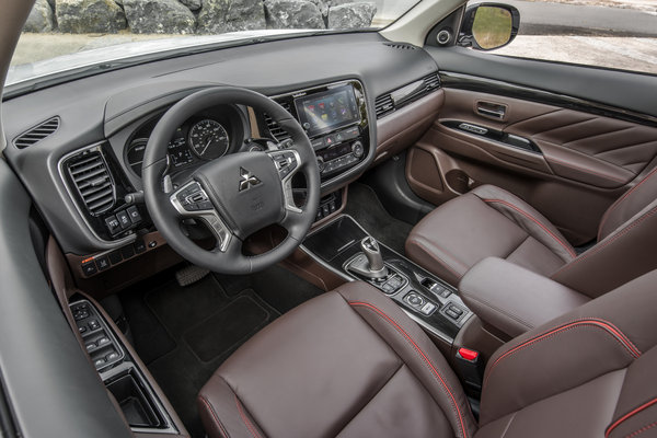 2017 Mitsubishi Outlander PHEV Interior
