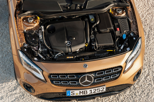 2018 Mercedes-Benz GLA-Class GLA250 Engine