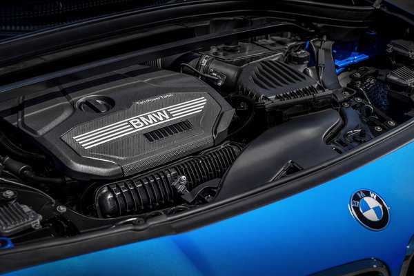 2018 BMW X2 xDrive28i Engine
