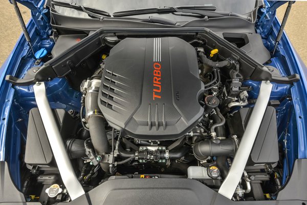 2018 Kia Stinger GT2 AWD Engine
