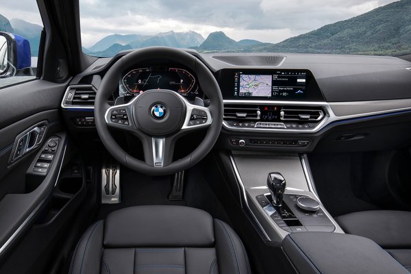 2019 BMW 3-Series sedan Instrumentation
