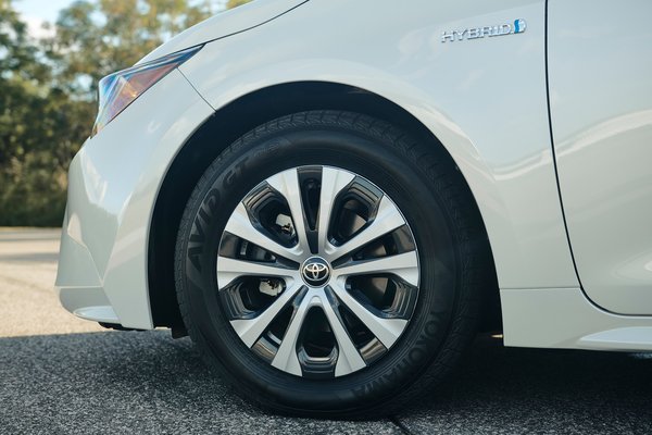 2020 Toyota Corolla Hybrid sedan Wheel