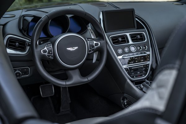 2020 Aston Martin DBS Superleggera Volante Instrumentation