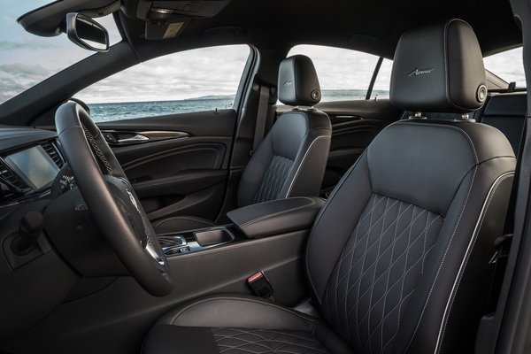 2019 Buick Regal Avenir Sportback Interior