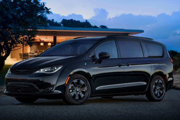 2019 Chrysler Pacifica S Appearance Package