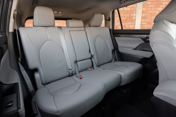 2020 Toyota Highlander Platinum Interior
