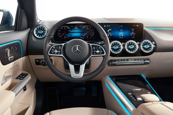 2021 Mercedes-Benz GLA-Class Instrumentation