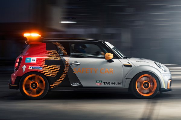 2021 Mini Electric Pacesetter