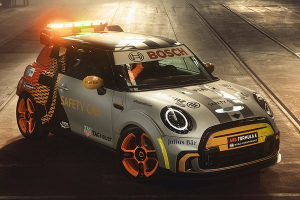 2021 Mini Electric Pacesetter