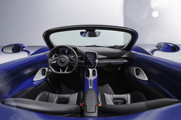 2022 McLaren Elva windshield prototype Interior