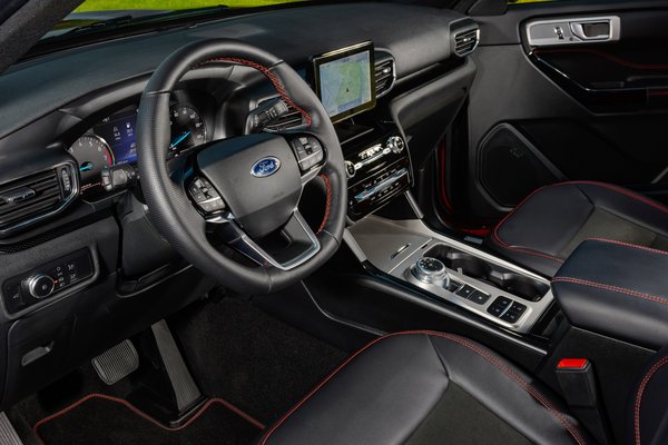 2022 Ford Explorer ST-Line Interior